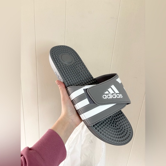 Adidas adissage slides sandals grey white stripe classic size 17 men’s new - Picture 5 of 6